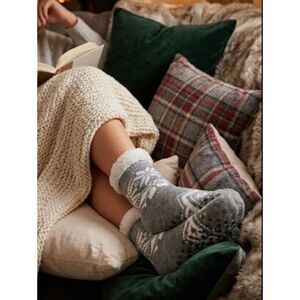 Winter Wishes Slipper Socks One Size NWT